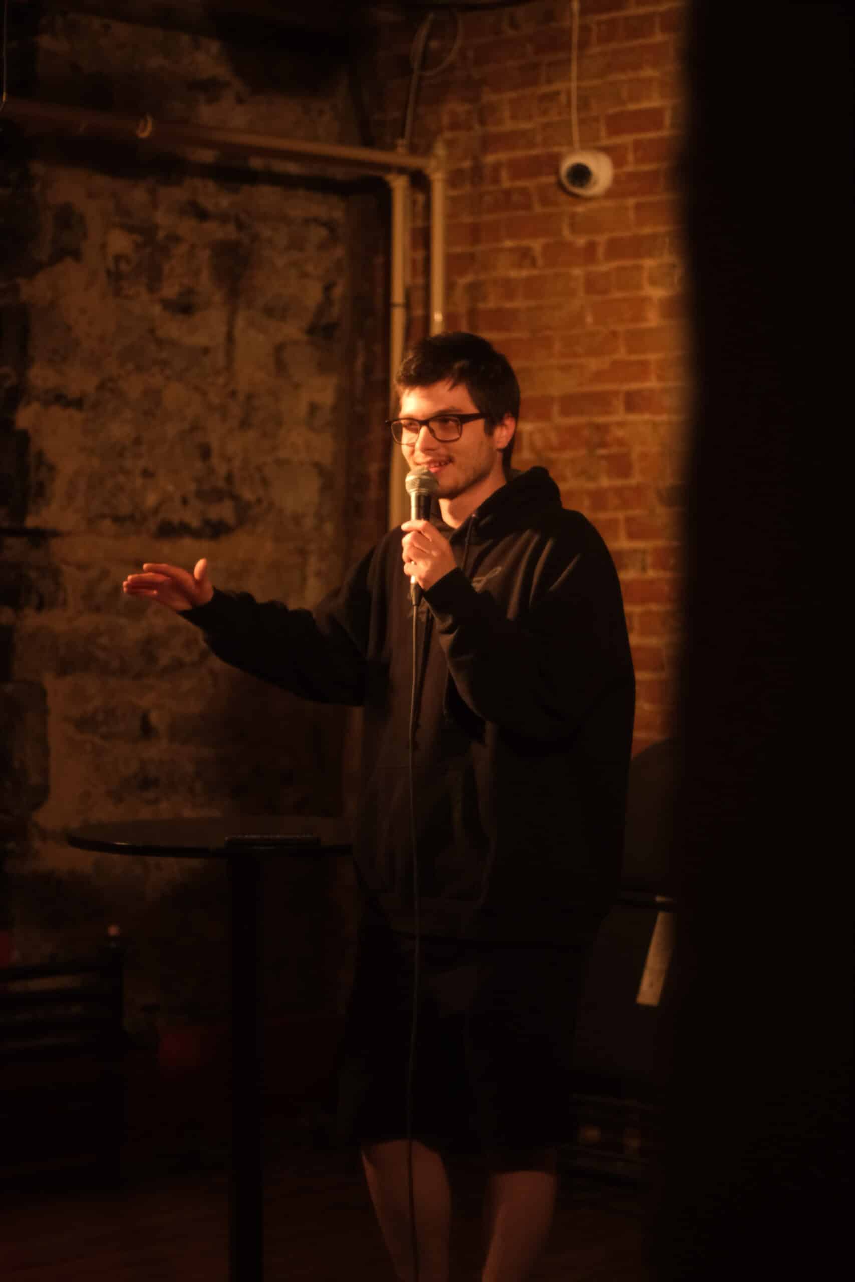 Old Montreal Stand-Up Comedy Night - Image 4